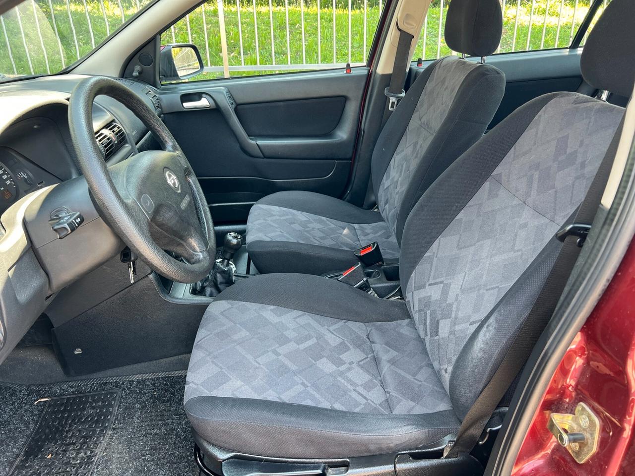 Opel Astra 1.4i 16V cat 5 porte Club adatta a neopatentati