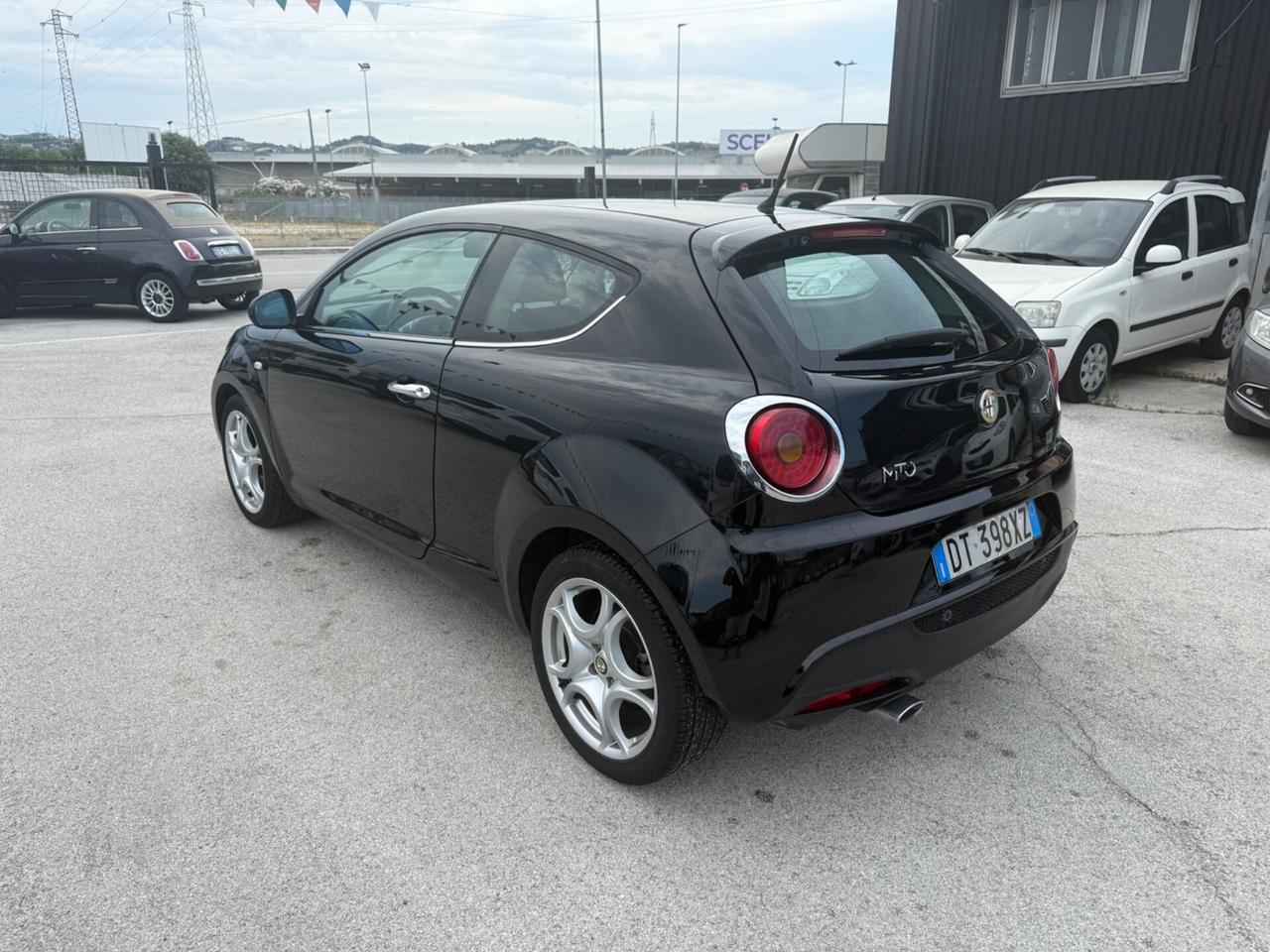 Alfa Romeo MiTo 1.6 JTDm 16V Distinctive Premium Pack