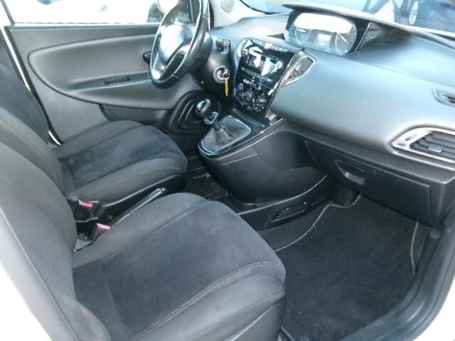 Lancia Ypsilon 0.9 TwinAir 85 CV 5 porte Metano Ecochic Gold