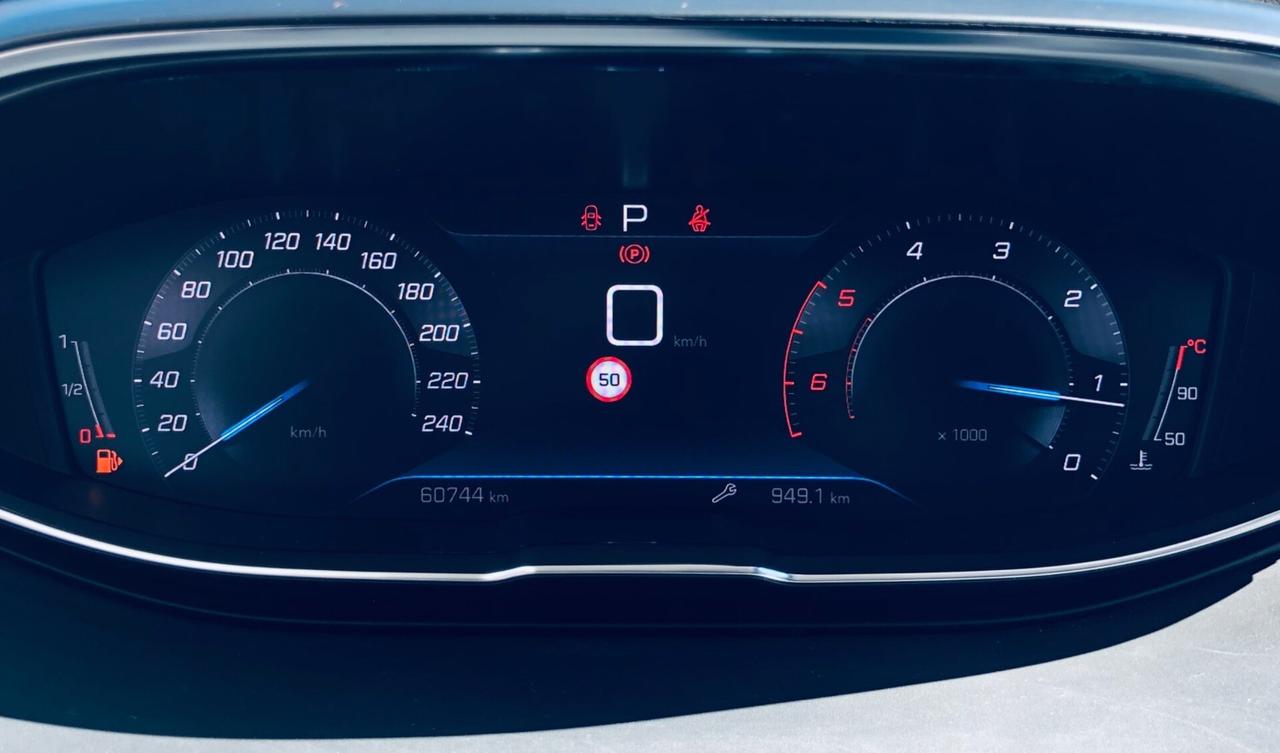 Peugeot 5008 BlueHDi 130 EAT8 Allure N1 AUTOCARRO