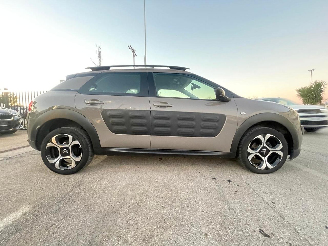 Citroen C4 Cactus BlueHDi 100 S&S ETG6 Shine