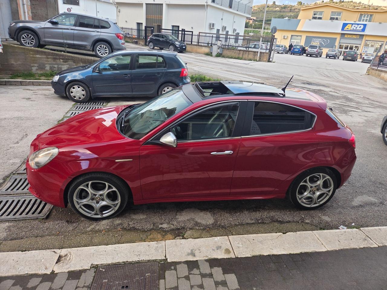 ALFA GIULIETTA 2.0 JTDM TETTO APRIBILE KM 120000 CERTIF