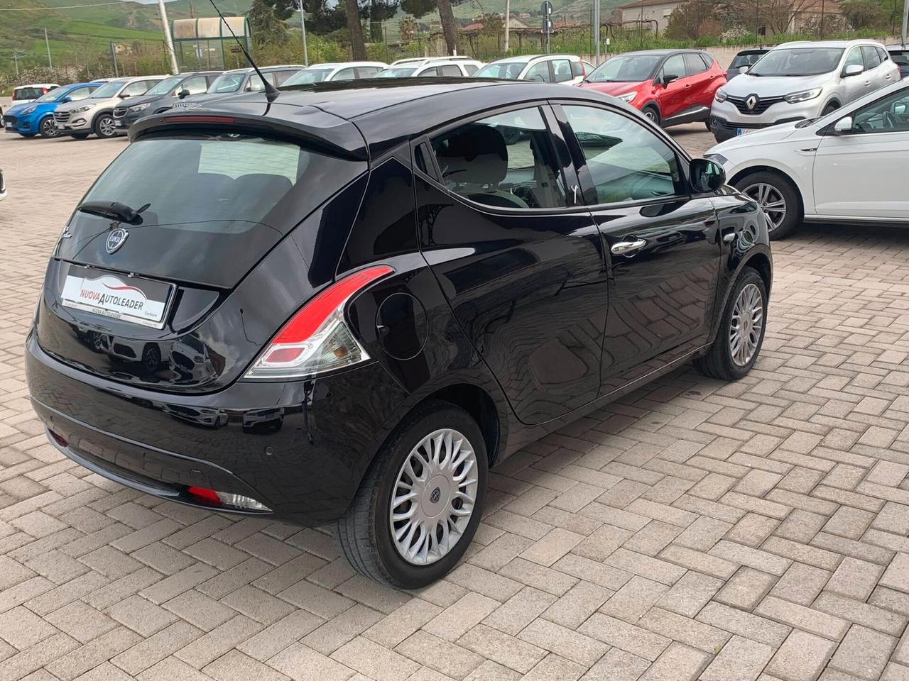 Lancia Ypsilon 1.2 69 CV 5 porte Gold 2017