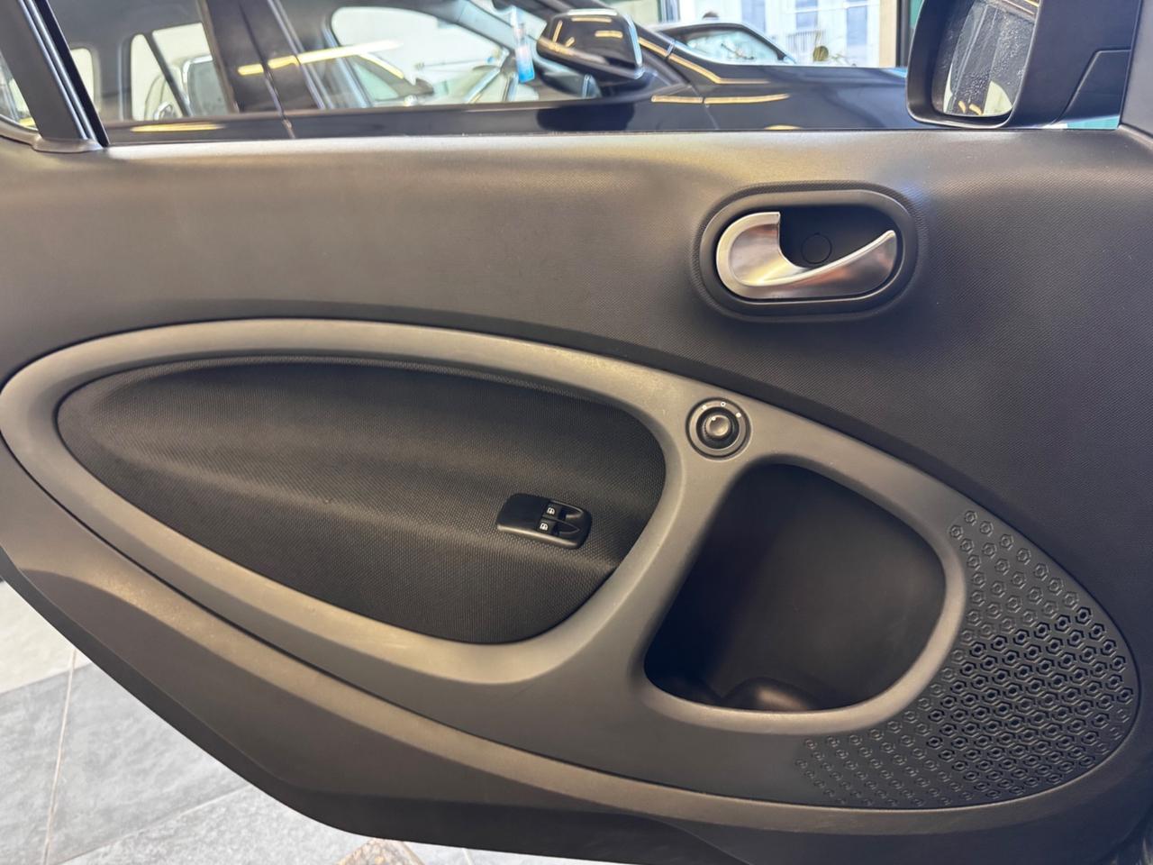 Smart ForTwo BRABUS 0.9 Turbo twinamic Xclusive