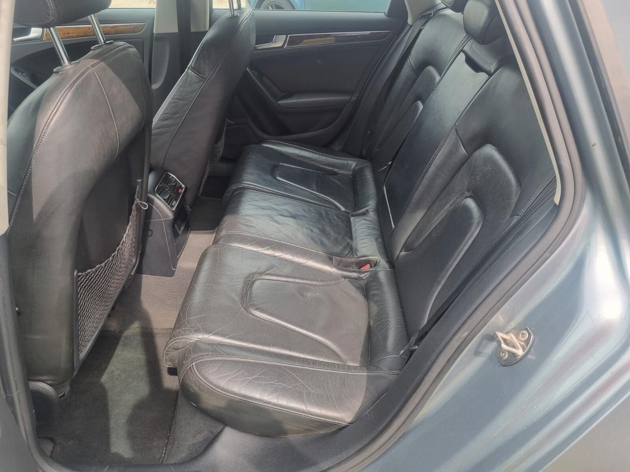 Audi A4 Avant 2.0 TDI 143CV /NAVI/CAMBIO AUTOMATICO/SENSORI