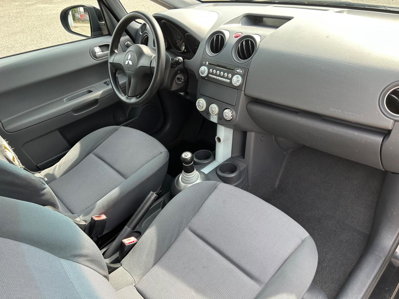 Mitsubishi Colt 1.3 16V 5p. CAMBIO AUTOMATICO