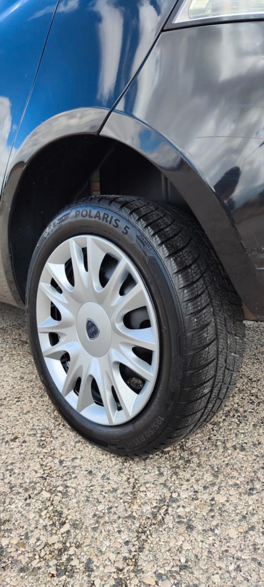 Lancia Ypsilon 0.9 TwinAir 85 CV 5 porte Metano Ecochic Gold