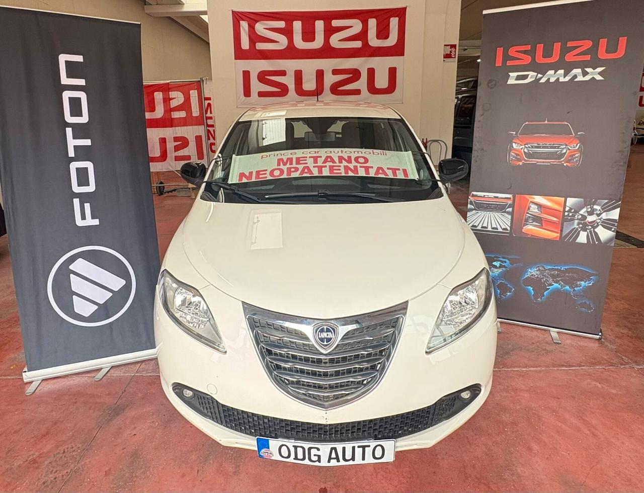 LANCIA YPSILON ECOCHIC-SILER serie3 Benzina -METANO 900 CV 85 Km 90.326 Per NEOPATENTATI garanzia 12 mesi
