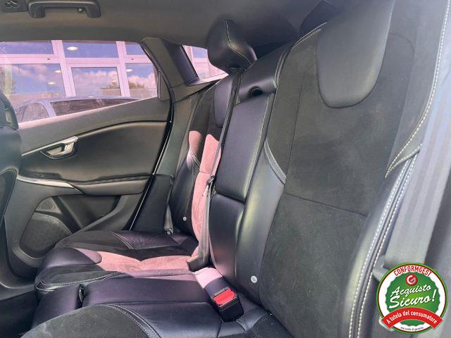 VOLVO V40 D4 Geartronic R-design Momentum