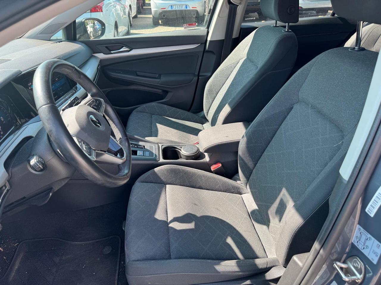 VOLKSWAGEN Golf VIII 2020 - Golf 2.0 tdi scr Life 150cv dsg