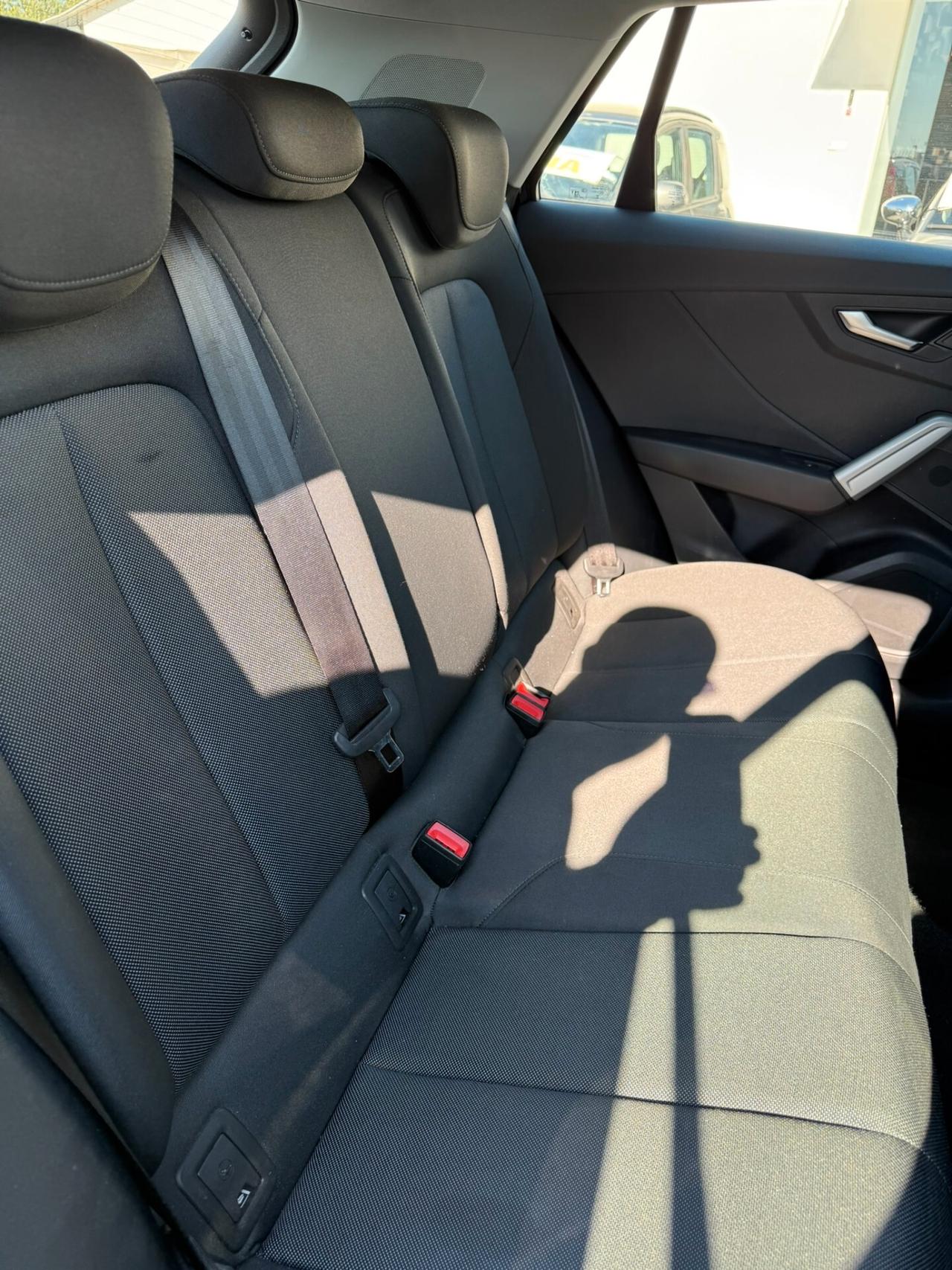 Audi Q2 30 TDI S tronic Business 04/2023