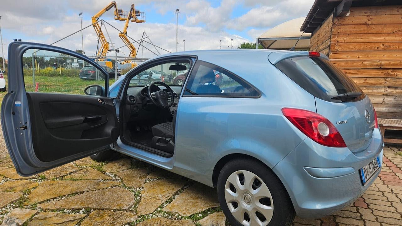 Opel Corsa 1.2 3 porte Sport