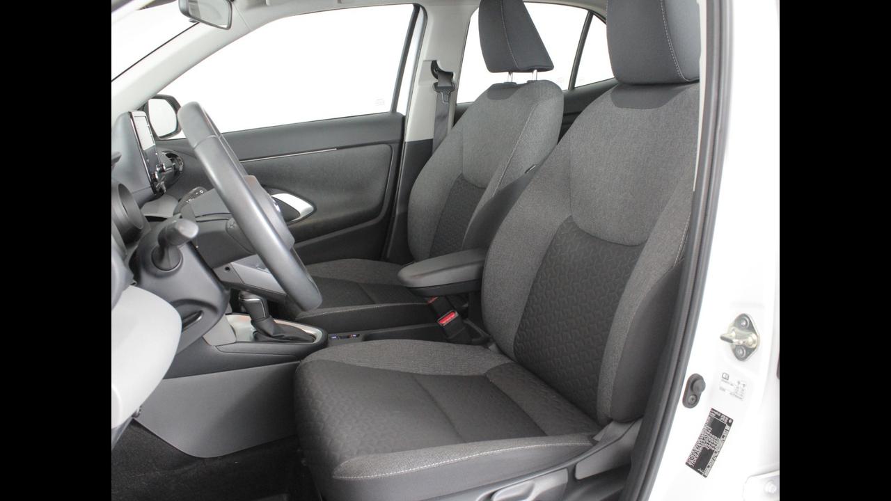 TOYOTA Yaris Cross - Yaris Cross 1.5h Active fwd 116cv e-cvt