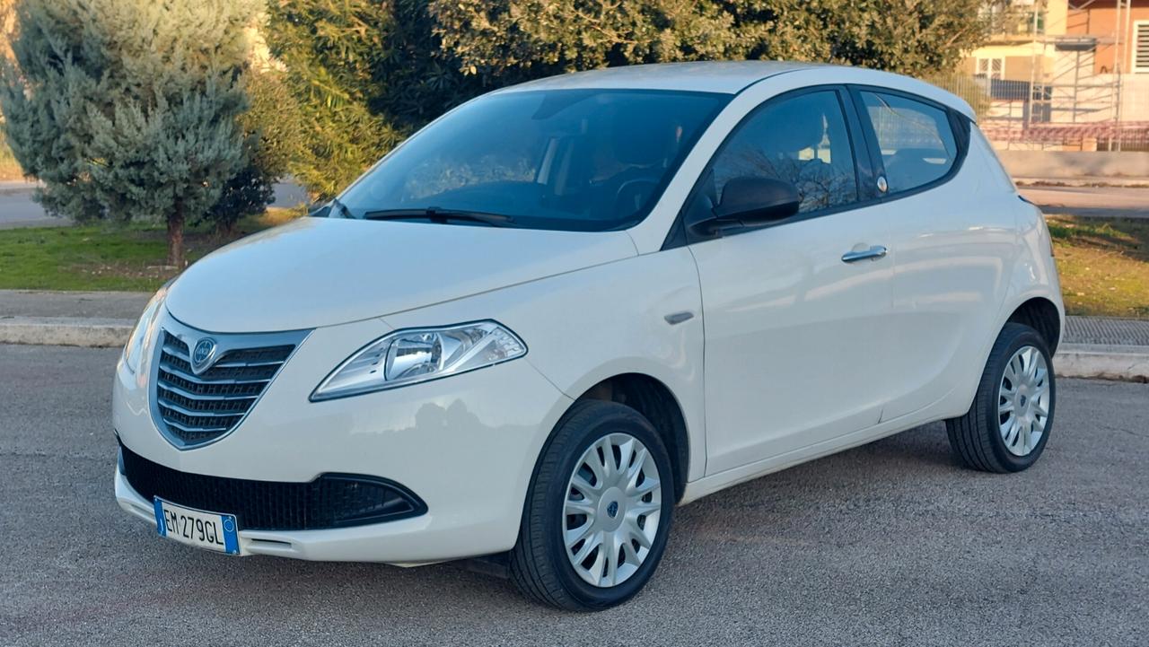 Lancia Ypsilon 0.9 TwinAir 85 CV 5 porte Metano Ecochic Gold