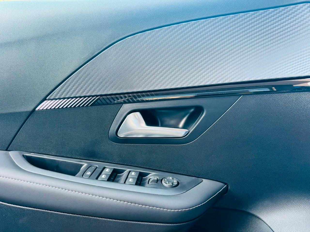 Peugeot 208 Hybrid 110 e-DCS6 Allure