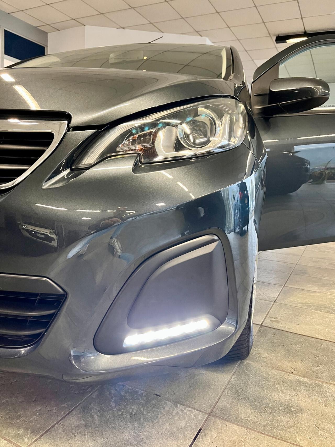 Peugeot 108 VTi 5 porte Active-NEOPATENTATI-