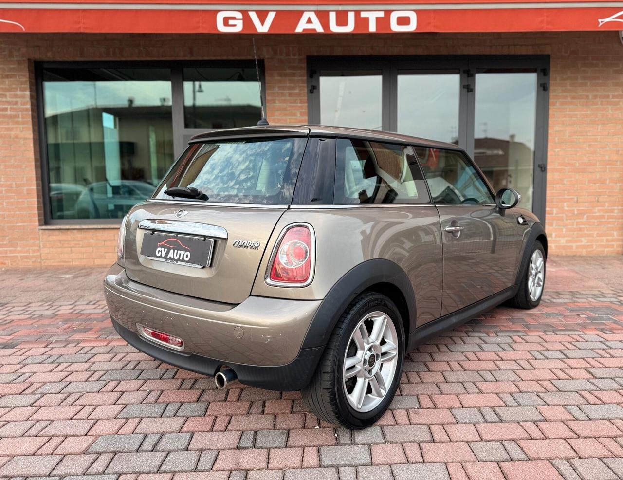 Mini Cooper one 1.6