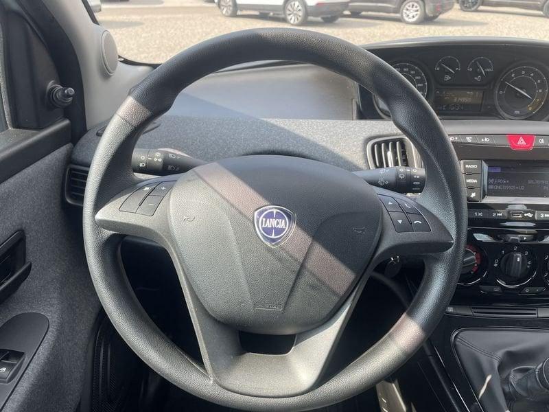 Lancia Ypsilon 1.0 FireFly 5 porte S&S Hybrid Silver