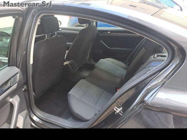 VOLKSWAGEN Passat Passat Berlina 1.6 tdi Business 120cv dsg GB253CH