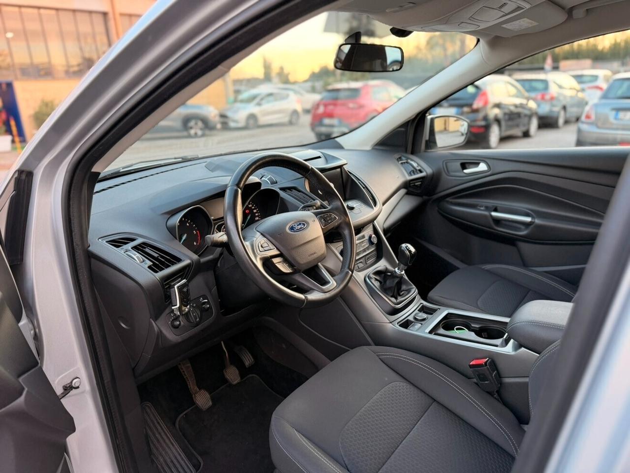 Ford Kuga 1.5 TDCI 120 CV S&S 2WD ST-Line Business