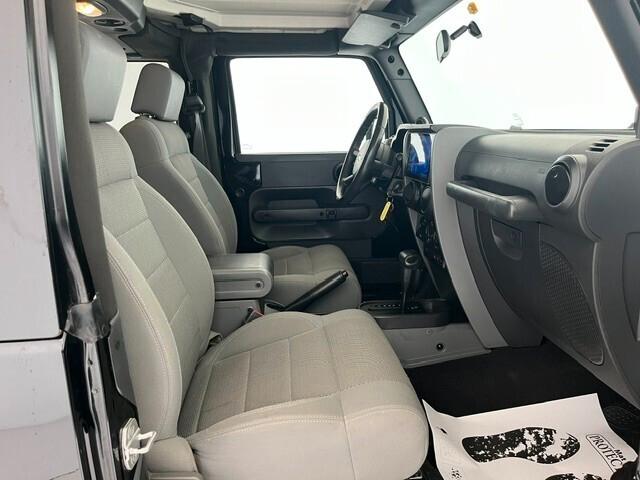 JEEP WRANGLER 3p 3.8L Sahara auto