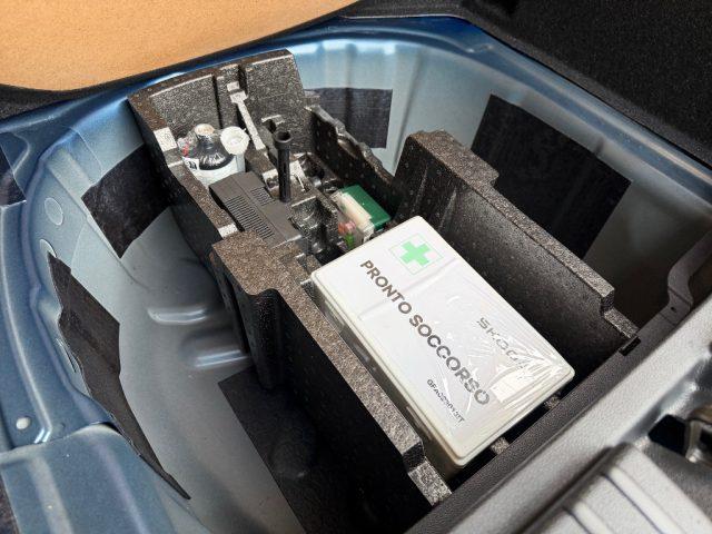 SKODA Kamiq 1.0 95CV BLACK DOTS UNIPROPRIETARIO CERCHI 17"