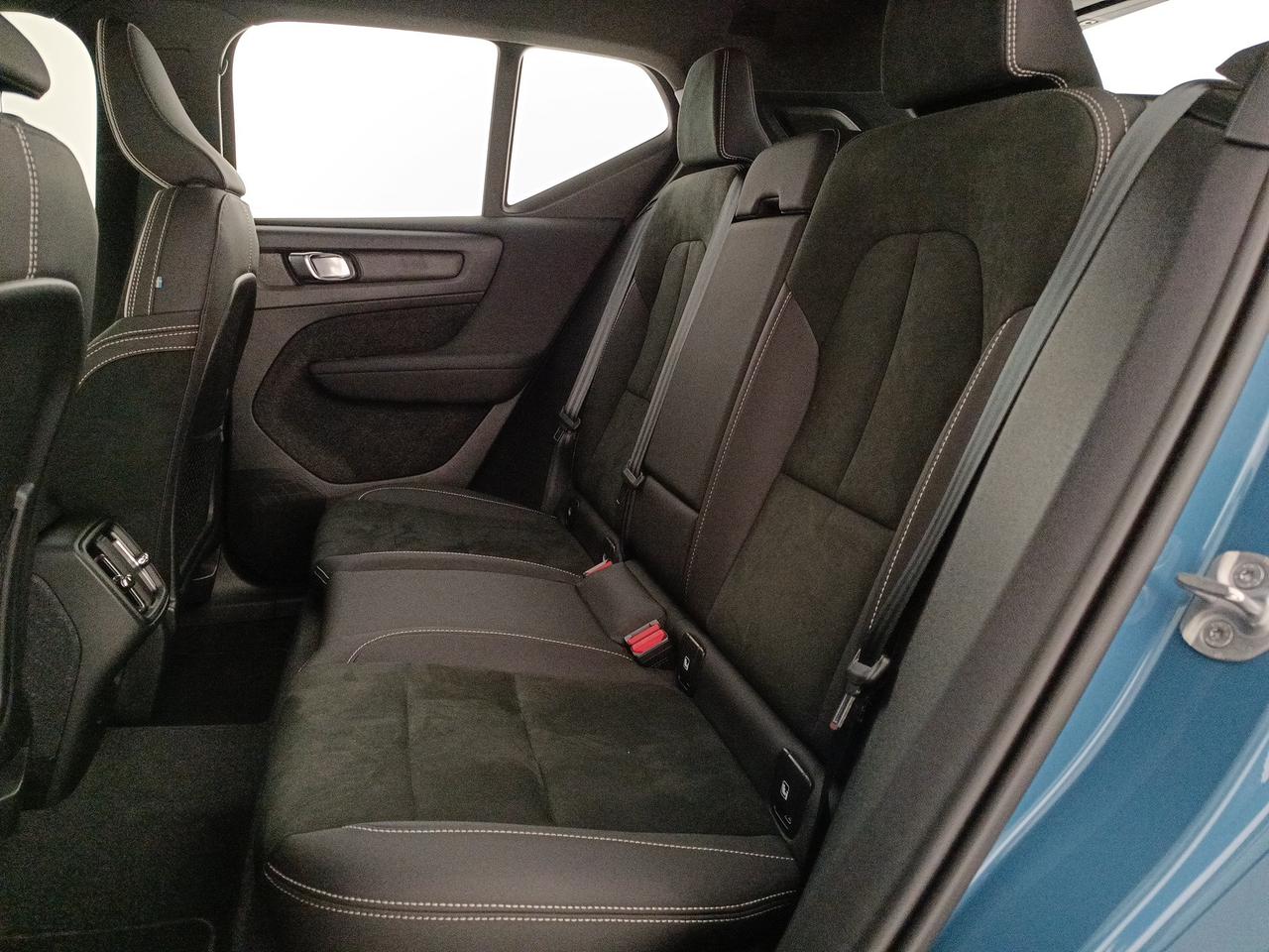 VOLVO XC40 2023 - XC40 2.0 b3 Core auto