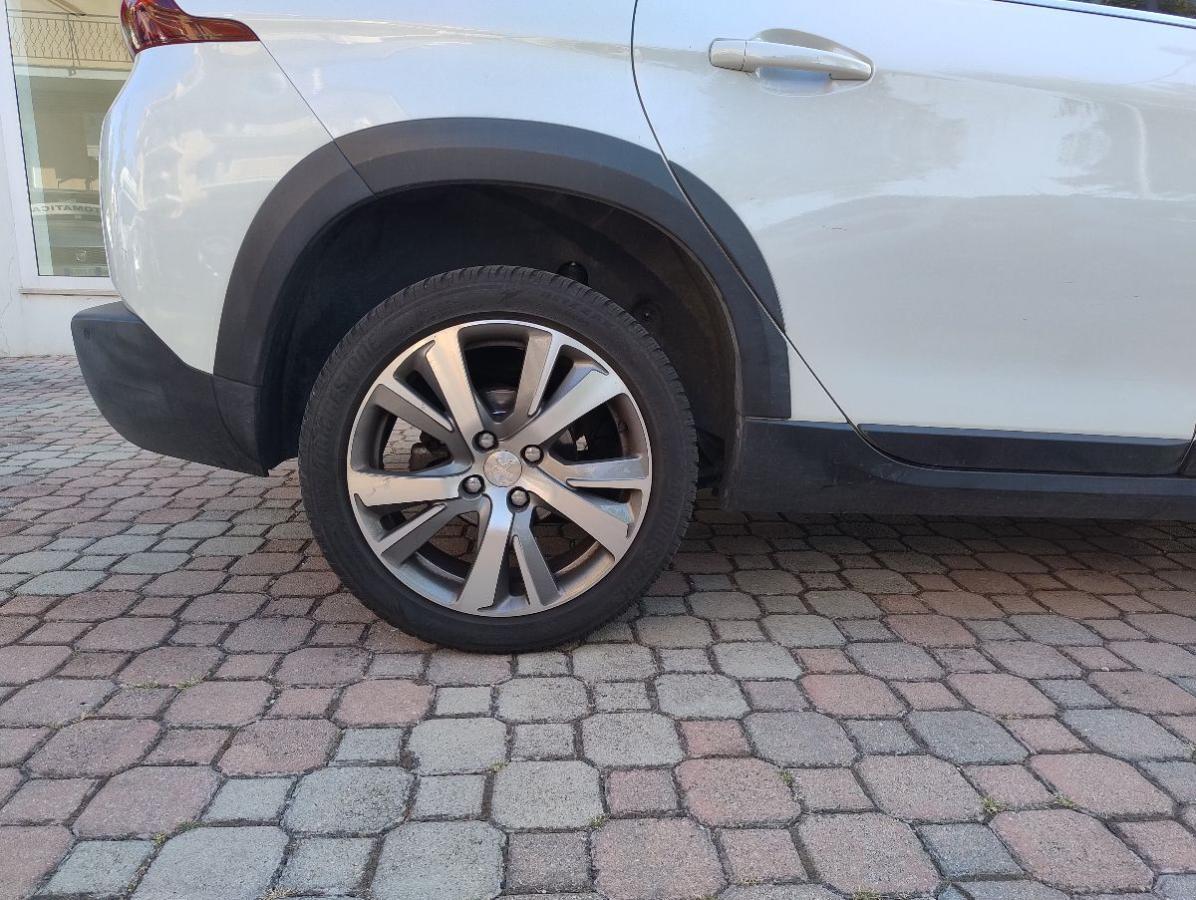 PEUGEOT - 2008 - BlueHDi 120 S&S Allure