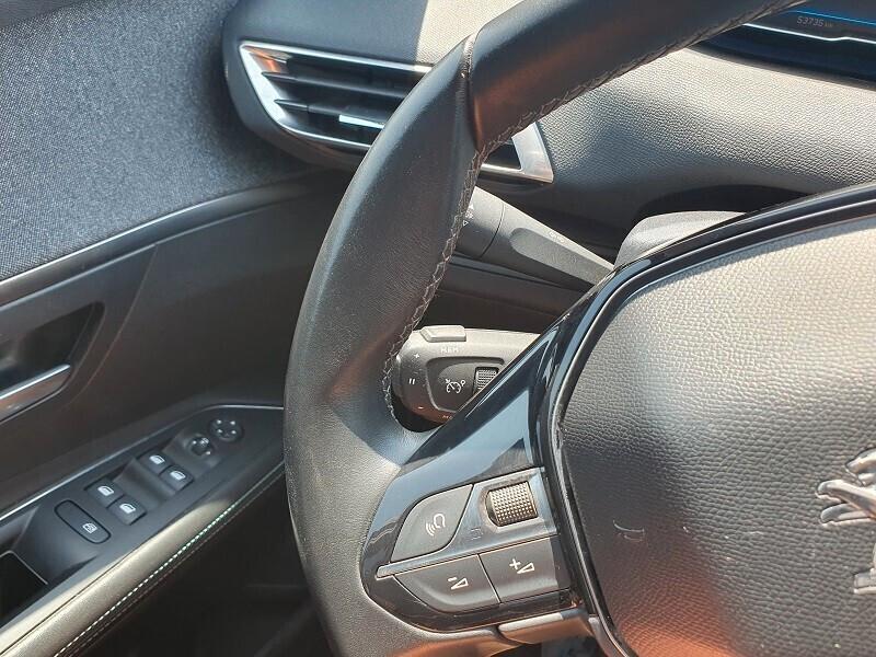 PEUGEOT 3008 1.5 BlueHDi 130CV LED NAV PARK CAMERA