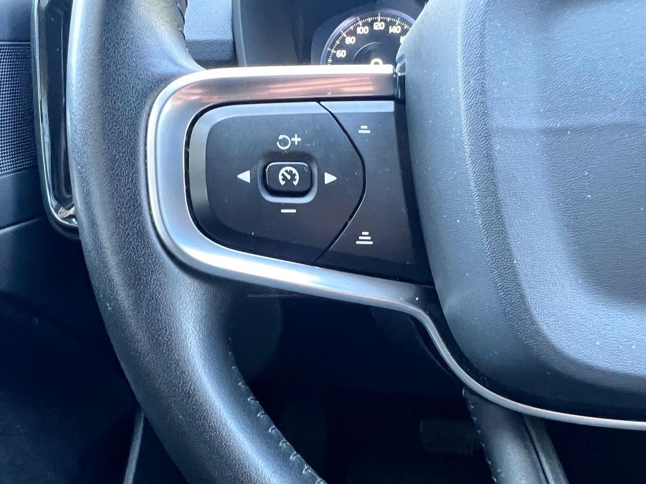 Volvo XC40 Momentum Pro D3 #6864
