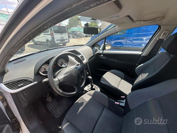 PEUGEOT 207 1.4 8V 75CV 5p. X Line