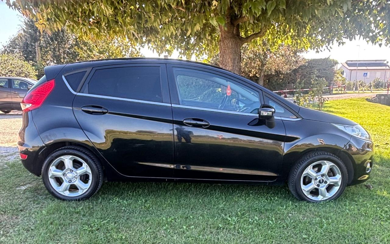 Ford Fiesta 1.4 5 porte Bz.- GPL Titanium