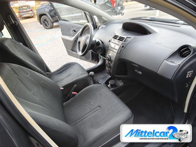 TOYOTA Yaris 1.0 5 porte Now