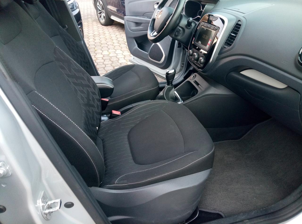 Renault Captur TCe 12V 90 CV Business iNTENSE