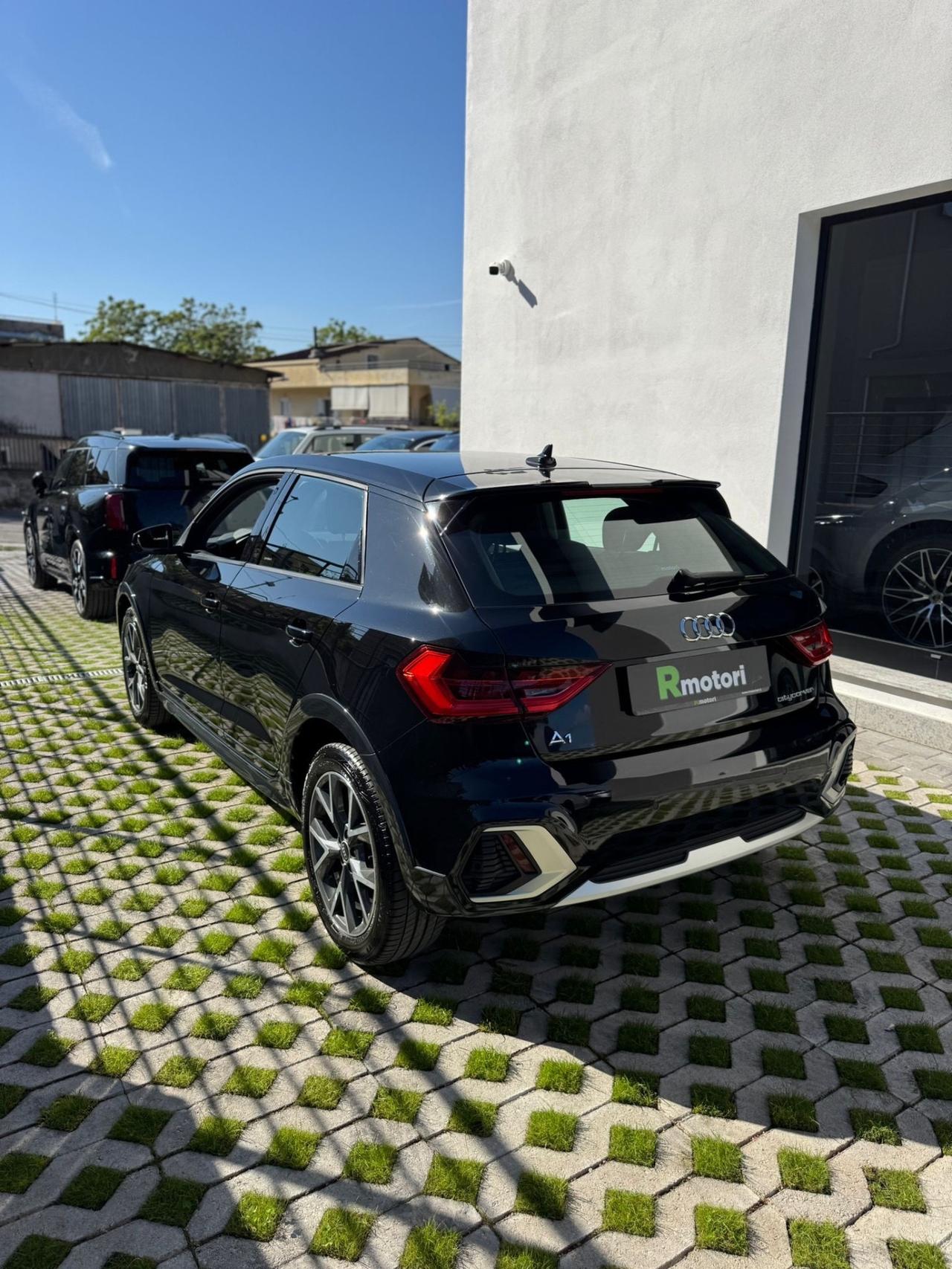 Audi A1 citycarver 30 TFSI S tronic
