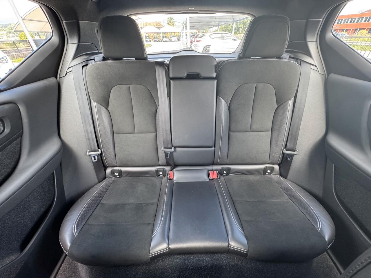 Volvo XC40 D4 AWD R-Design 2.0TDCi 190CV Automatica