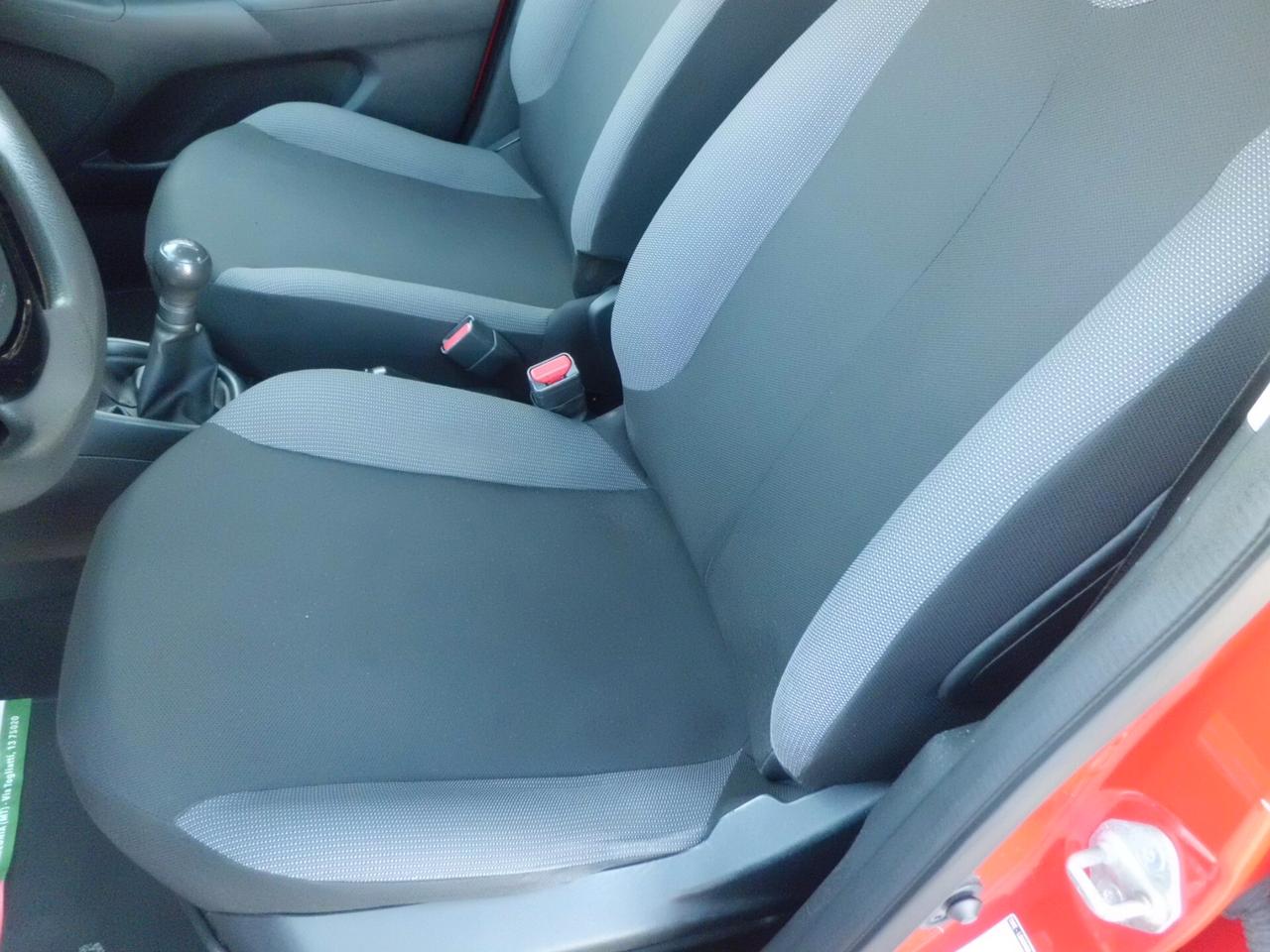 Toyota Aygo Connect 1.0 VVT-i 72 CV 5 porte x-clusiv red style MMT