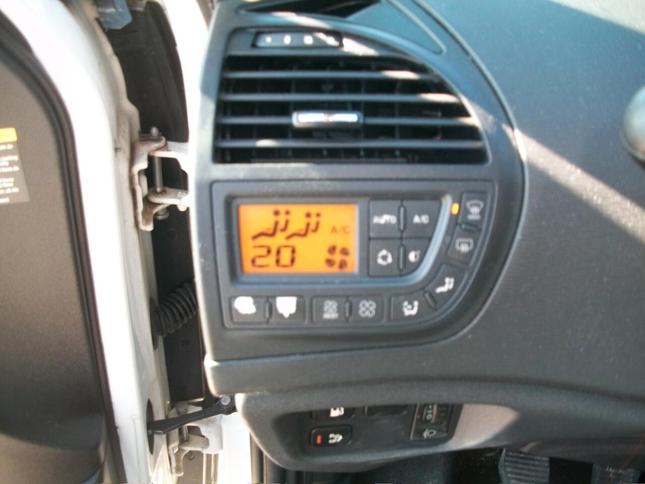 Citroen C4 Picasso 1.6 HDi 110 FAP CMP6 Exclusive garanzia un anno euro 05b