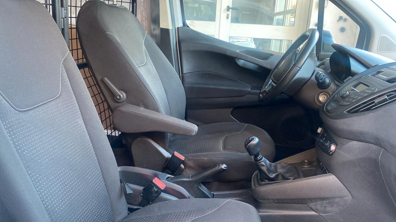 Ford transit courier