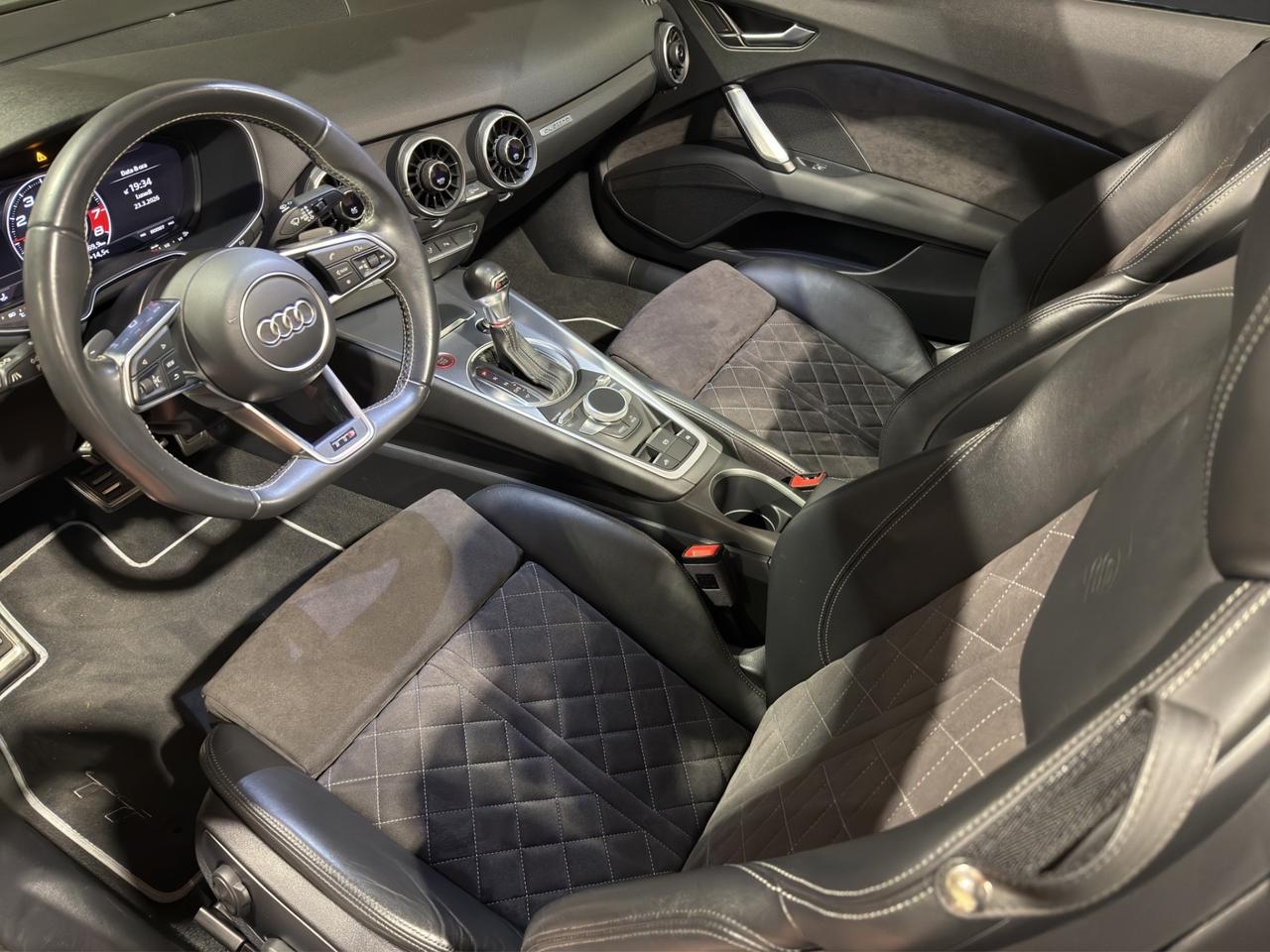 Audi TTS Roadster 2.0 TFSI 310 CV S tronic quattro.