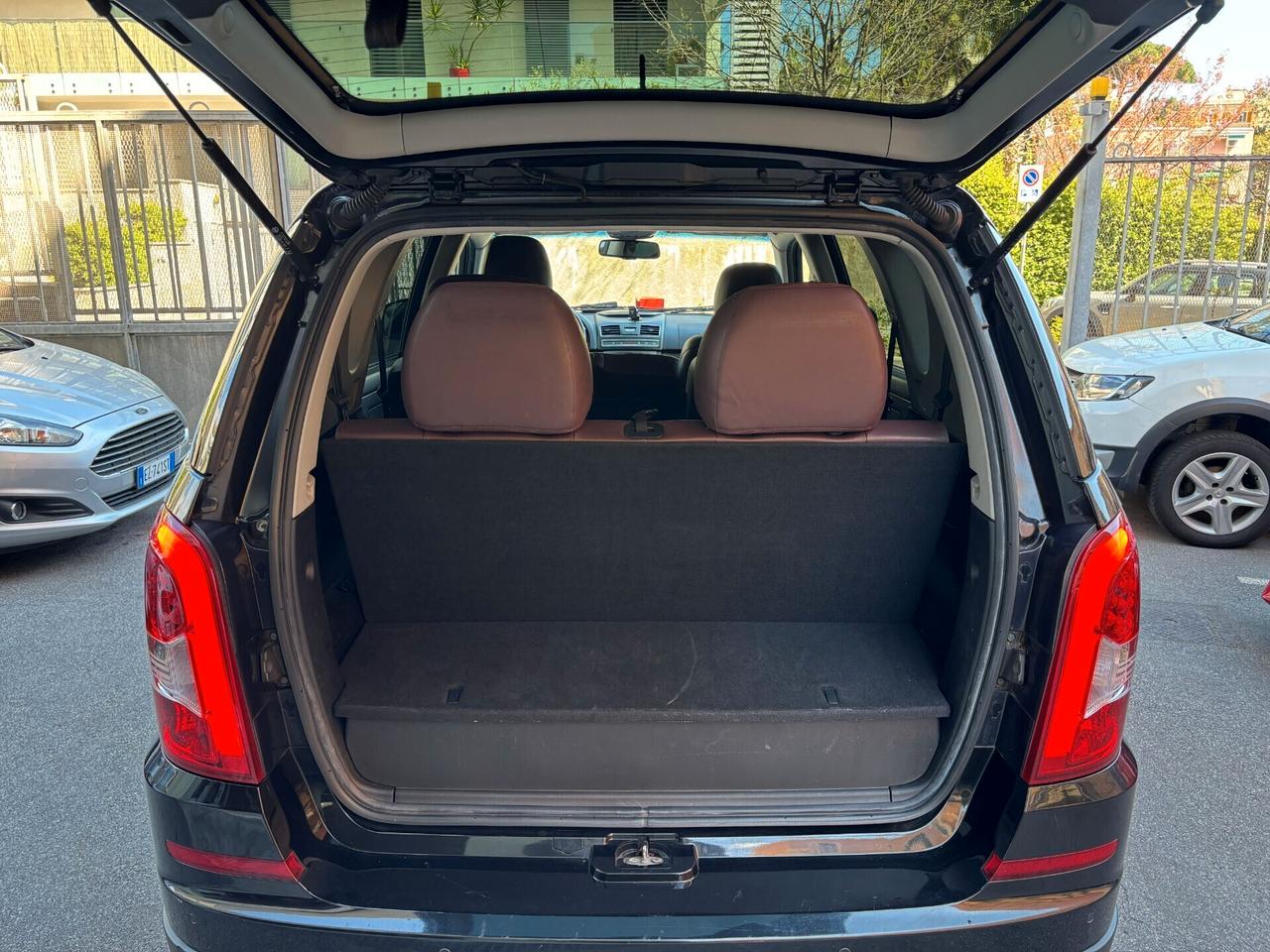 Ssangyong Rexton W 2.0 Xdi 4WD A/T Top 7 POSTI FULL OPTIONAL