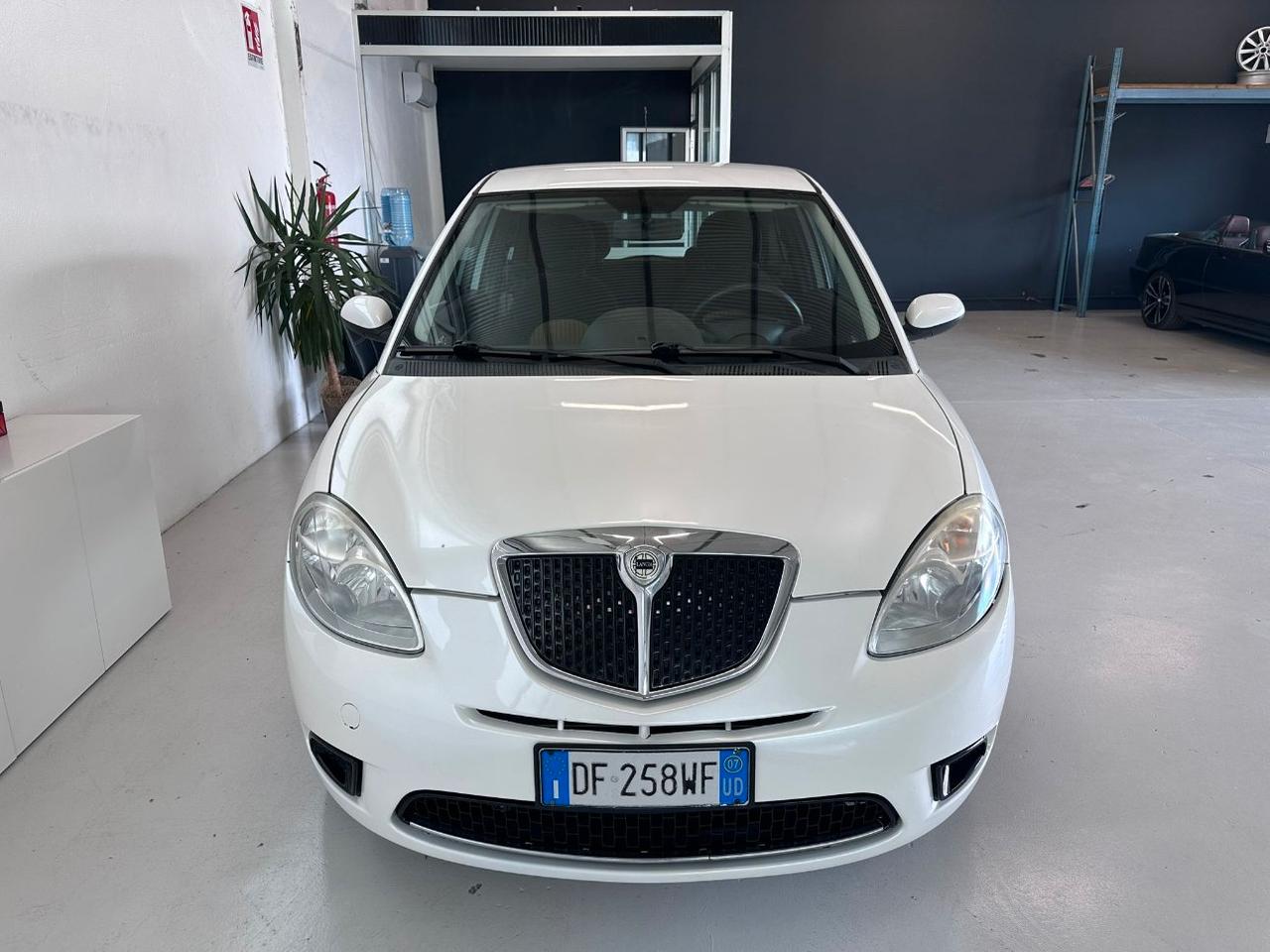 Lancia Ypsilon 3 Porte Ypsilon 1.2 8v Argento