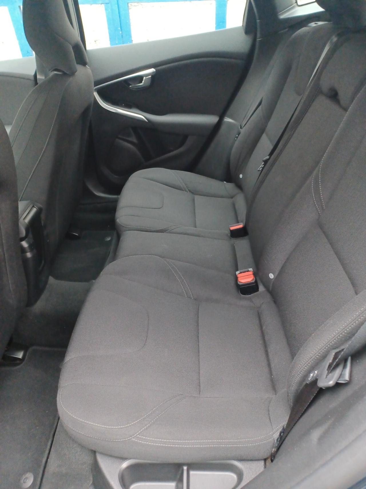 Volvo V40 D3 Geartronic Momentum ANNO 2017