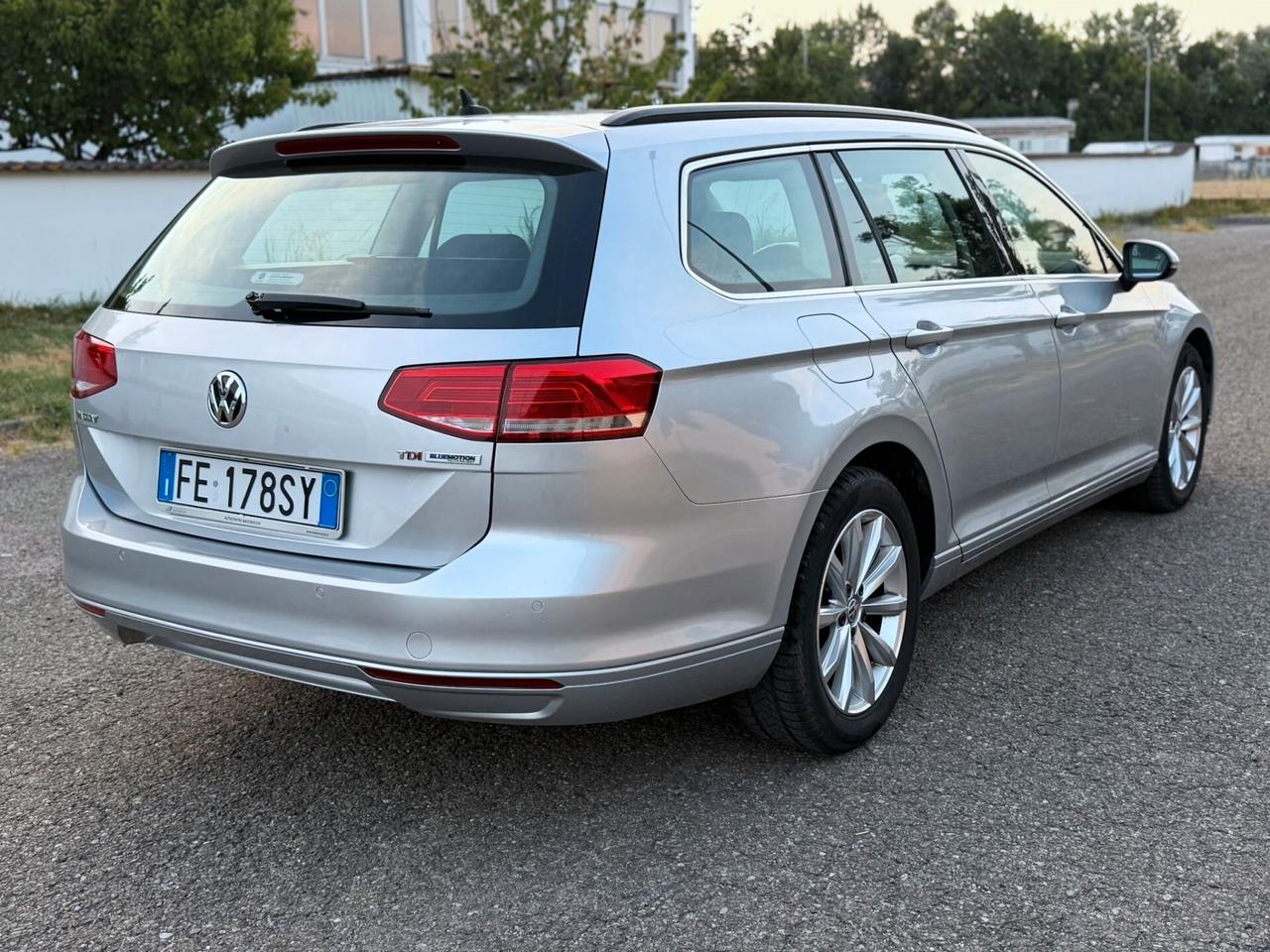 Volkswagen Passat 1.6 TDI DSG AUTOMATICO BlueMotion