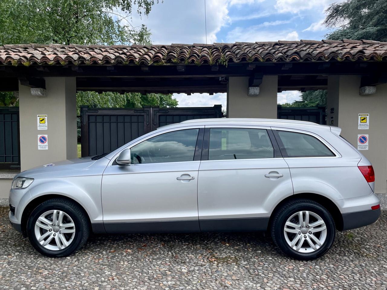 Audi Q7 3.0 V6 TDI 233CV quattro tiptronic *SOLO 122000 KM*