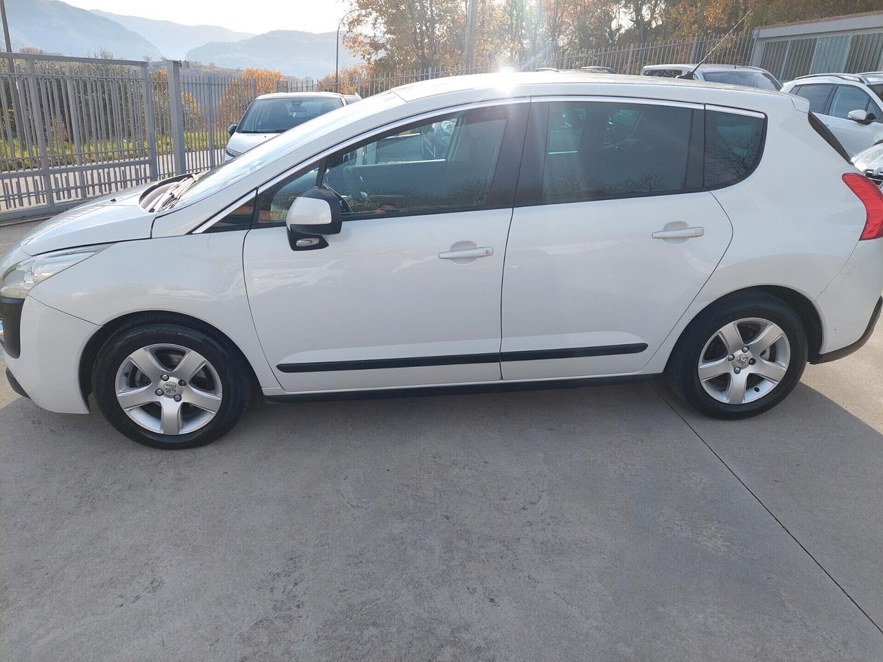 Peugeot 3008 1.6 HDi 110CV cambio robotizzato
