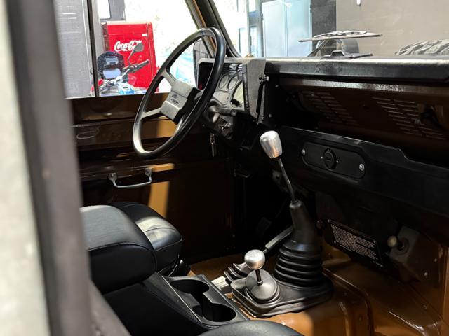 LAND ROVER Defender 90 diesel Soft-top