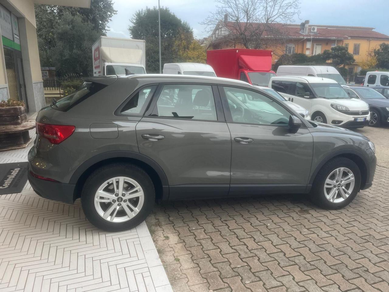 Audi Q3 35 TDI S tronic Business