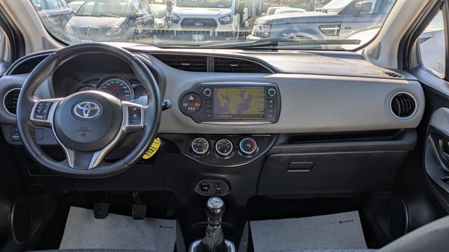 TOYOTA Yaris 1.4d 90cv NAVI CERCHI IN LEGA