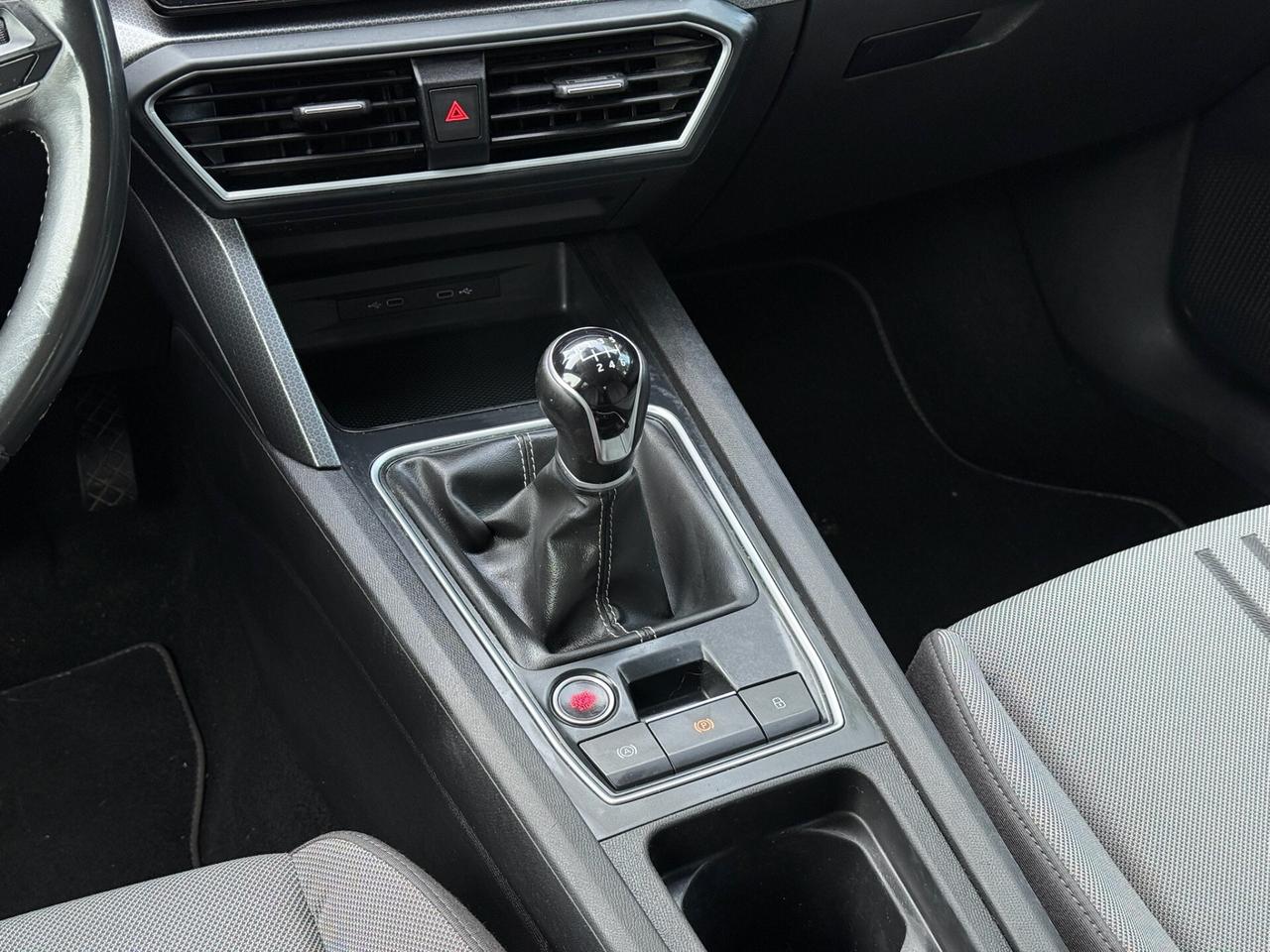 SEAT Leon 2021 2.0 TDI 115cv cambio manuale